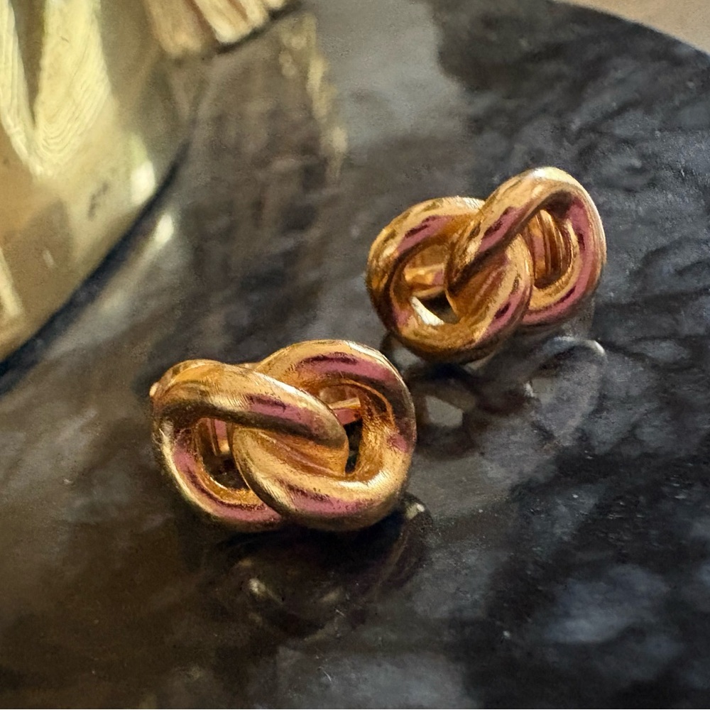 Christian Dior Vintage Gold Knot Stud Clip-On Earrings - Women Jewelry - Picture 11 of 11